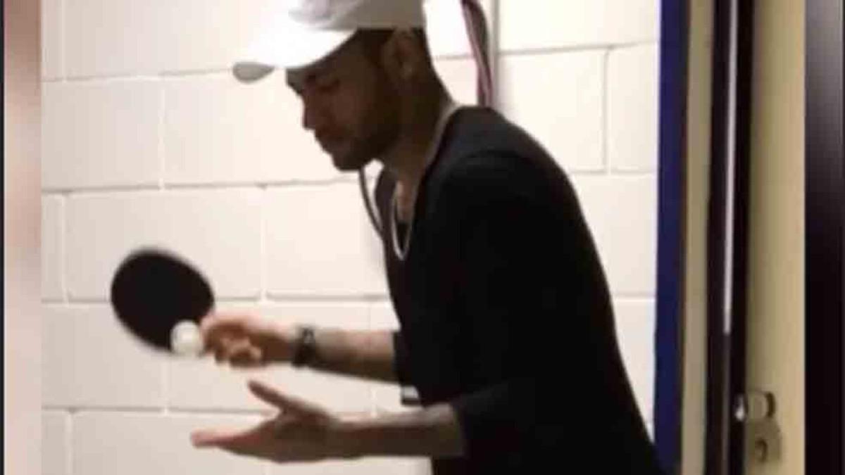 Neymar disputó una partida de ping pong