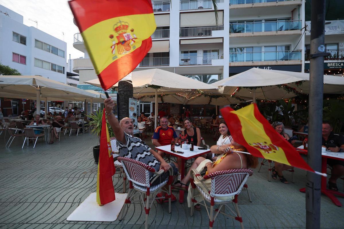 Galería: el ambiente del público durante la semifinal del Mundial entre España y Francia
