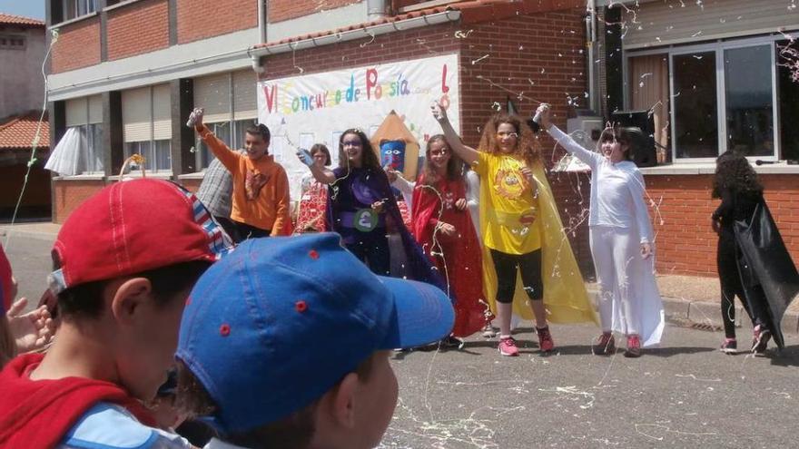 Fiesta de la poesía en el colegio público de San Cucao