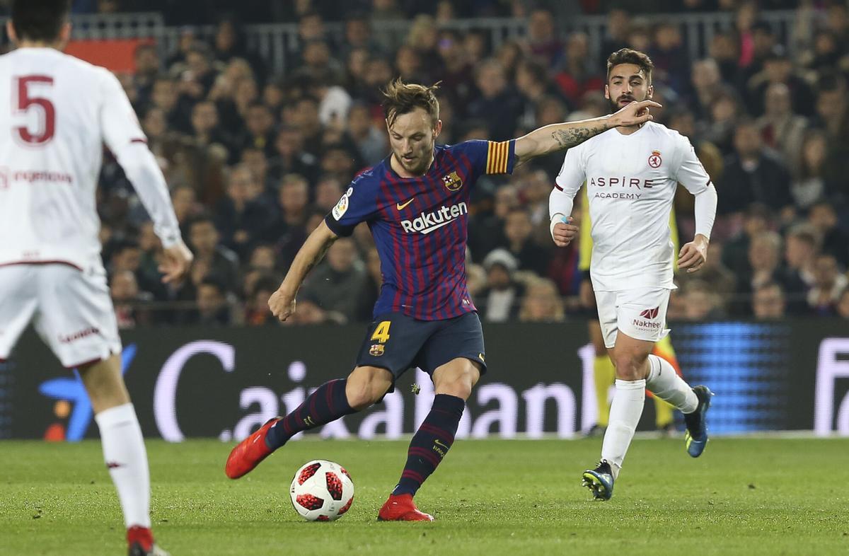Rakitic, con el brazalete de capitán en su etapa en el FC Barcelona