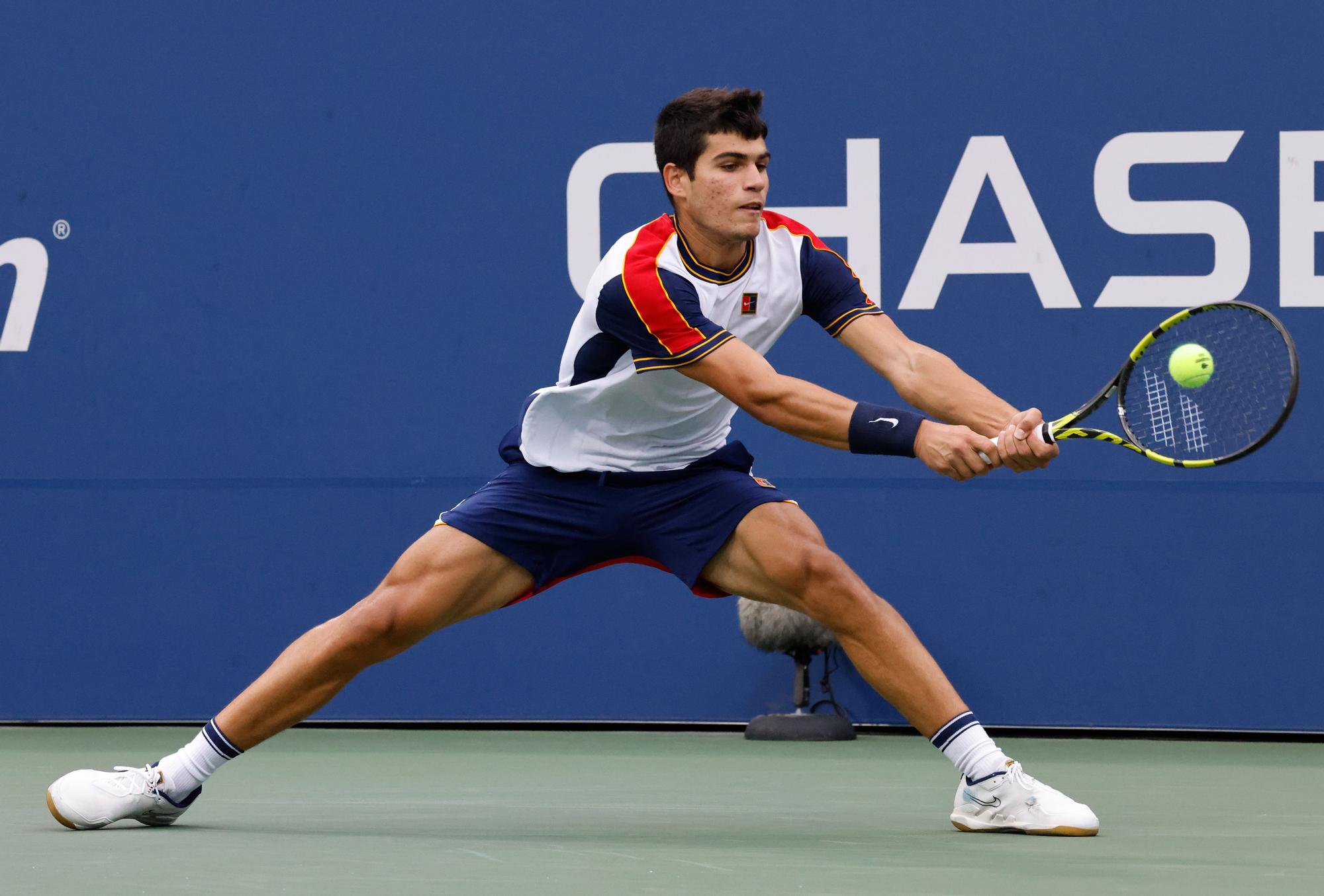 Carlos Alcaraz pasa a cuartos en el US Open