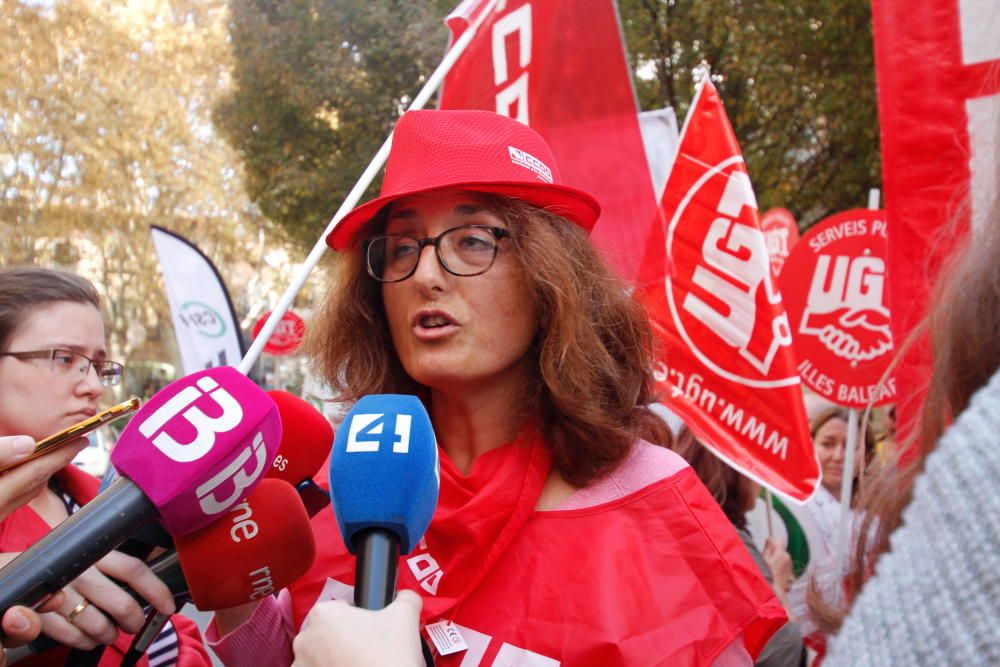 Protesta de funcionarios de Correos en Palma