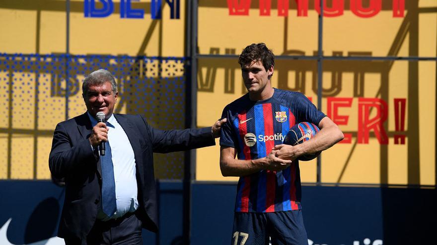 Laporta, sobre Marcos Alonso: "Es muy emocionante. Incorporamos a un jugador con gran talento"