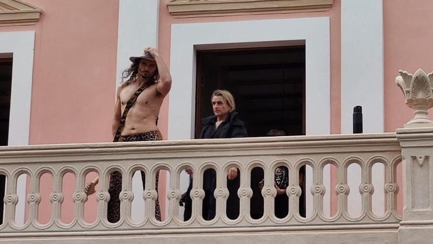 Nacho Cano y sus hippies ya se asoman a la terraza del Teatro Pereyra de Ibiza