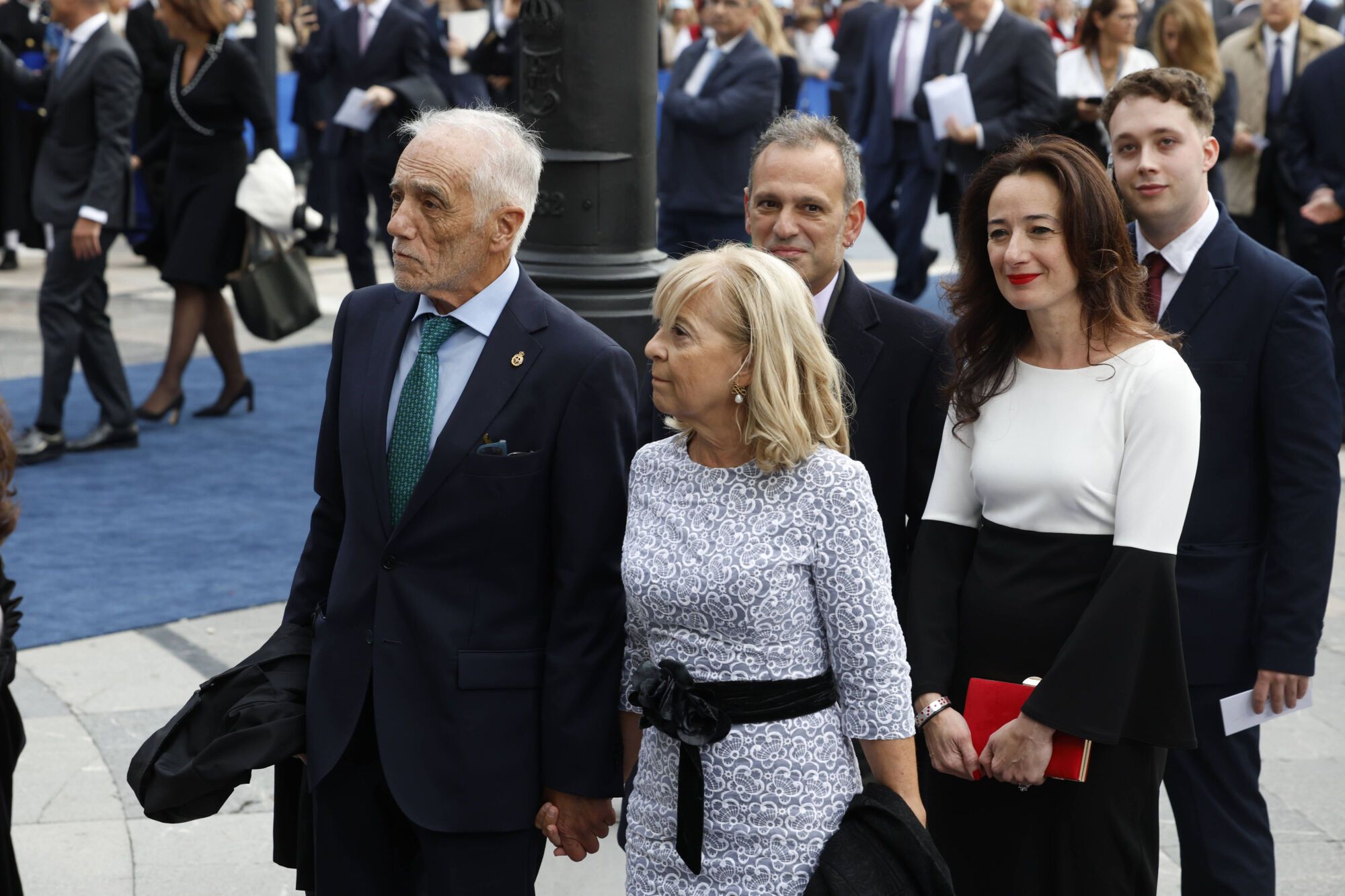  Así fue la llegada de los invitados a los premios "Princesa de Asturias" y su paso por la alfombra azul