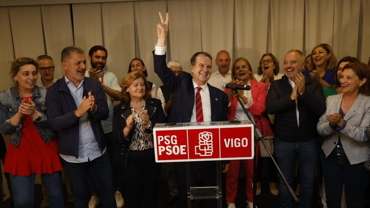 Abel Caballero celebra la tercera mayoría absoluta tras ganar las elecciones municipales.