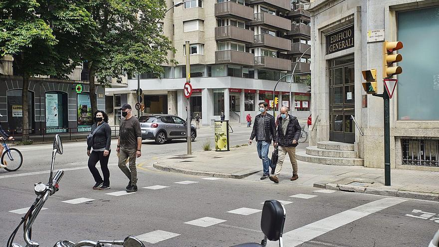Girona adaptarà sis cruïlles més per permetre el pas segur de persones invidents