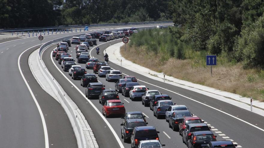 La DGT dará vía libre a los motoristas para &#039;saltarse&#039; los atascos