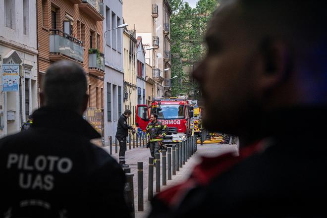 Una explosión por una bombona de butano deja ocho heridos y obliga a desalojar un edificio en Barcelona