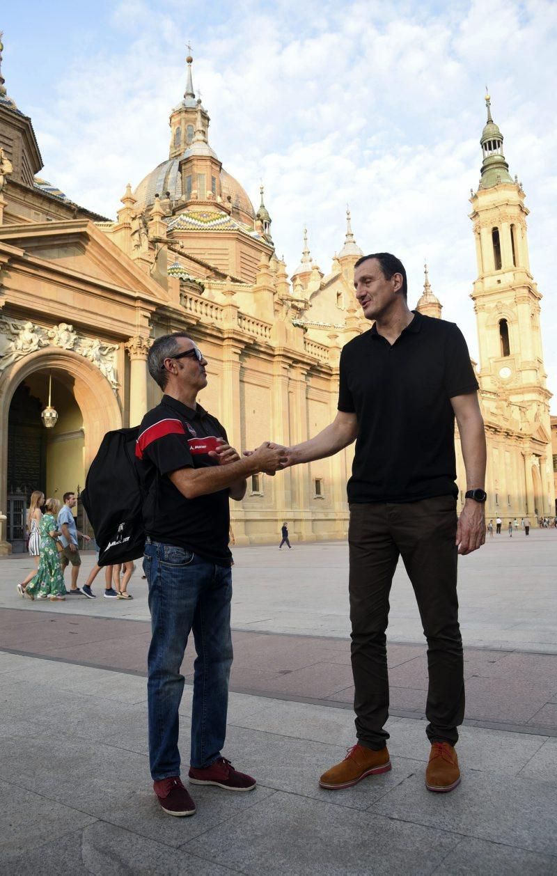 Recorrido turístico del Basket Zaragoza por la capital aragonesa