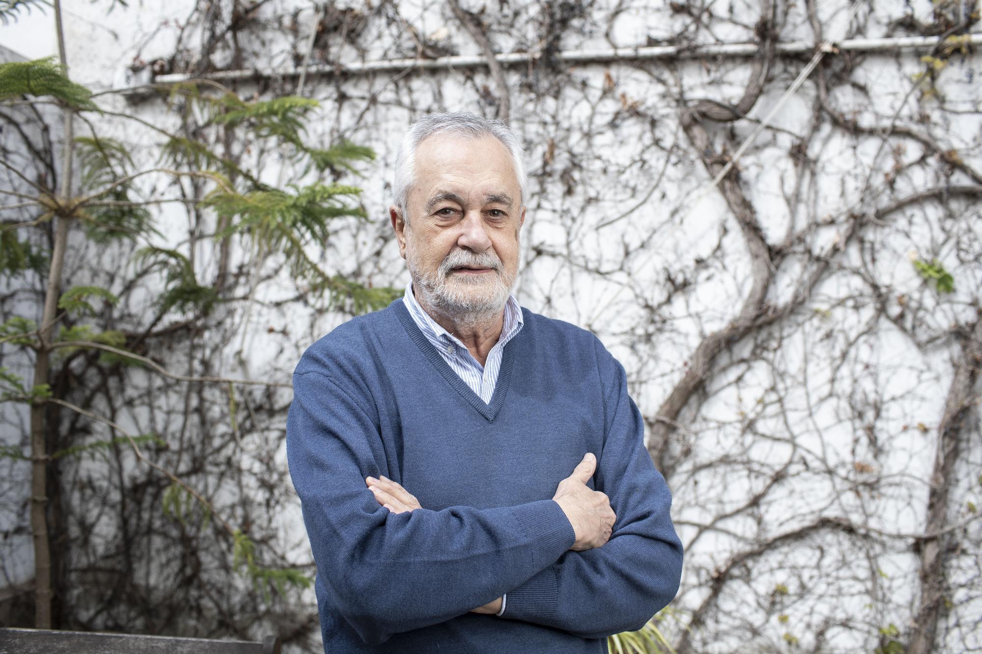 Pepe Griñán, expresidente de la Junta de Andalucía, en su casa en Mairena del Aljarafe, Sevilla.