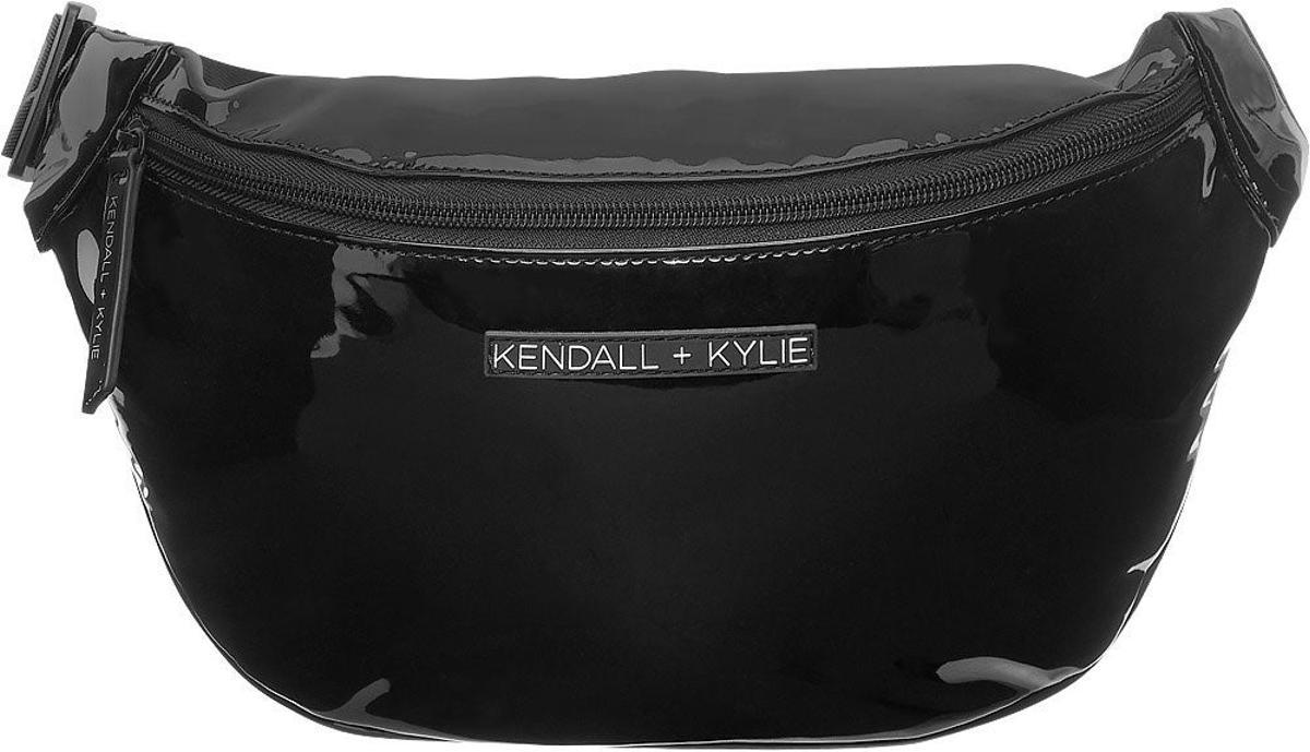 Riñonera de charol Kendall + Kylie para Deichmann (Precio: 19,90 euros) Riñonera de charol Kendall + Kylie para Deichmann (Precio: 19,90 euros)