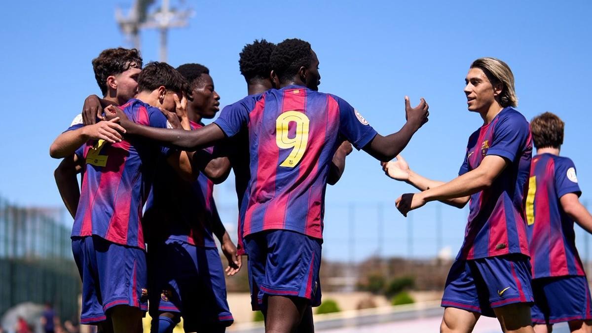 Nuhu Fofana celebra un gol contra el Gimnàstic Manresa