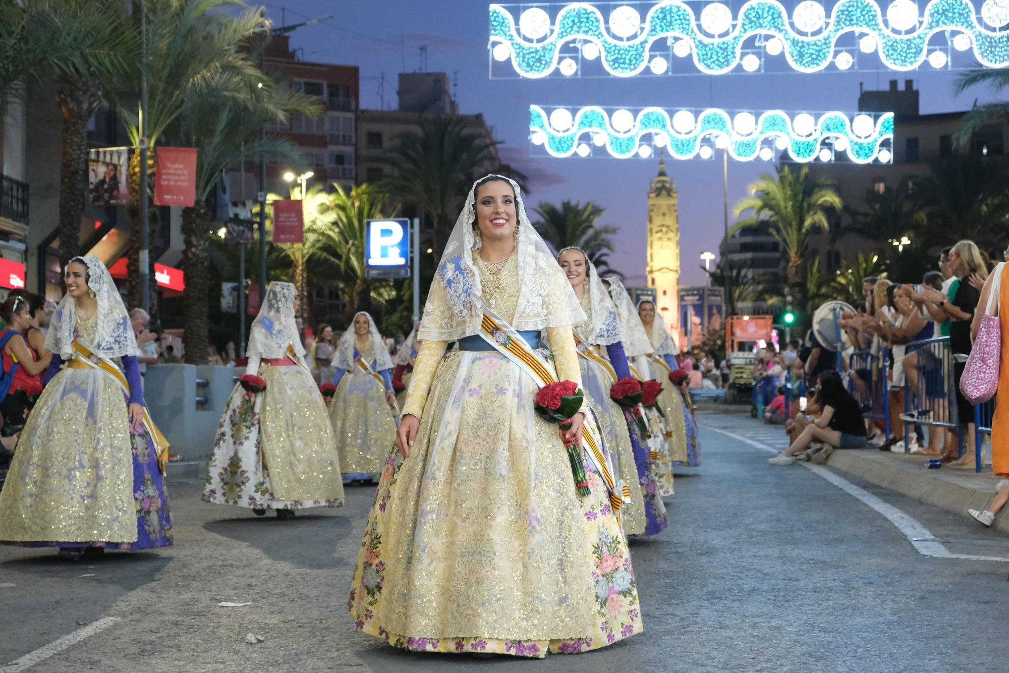 Emotiva ofrenda floral a la Patrona