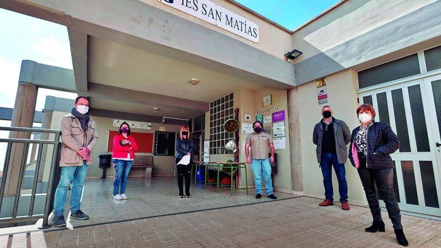 Algunos de los profesores y parte del equipo directivo del IES San Matías de La Laguna.