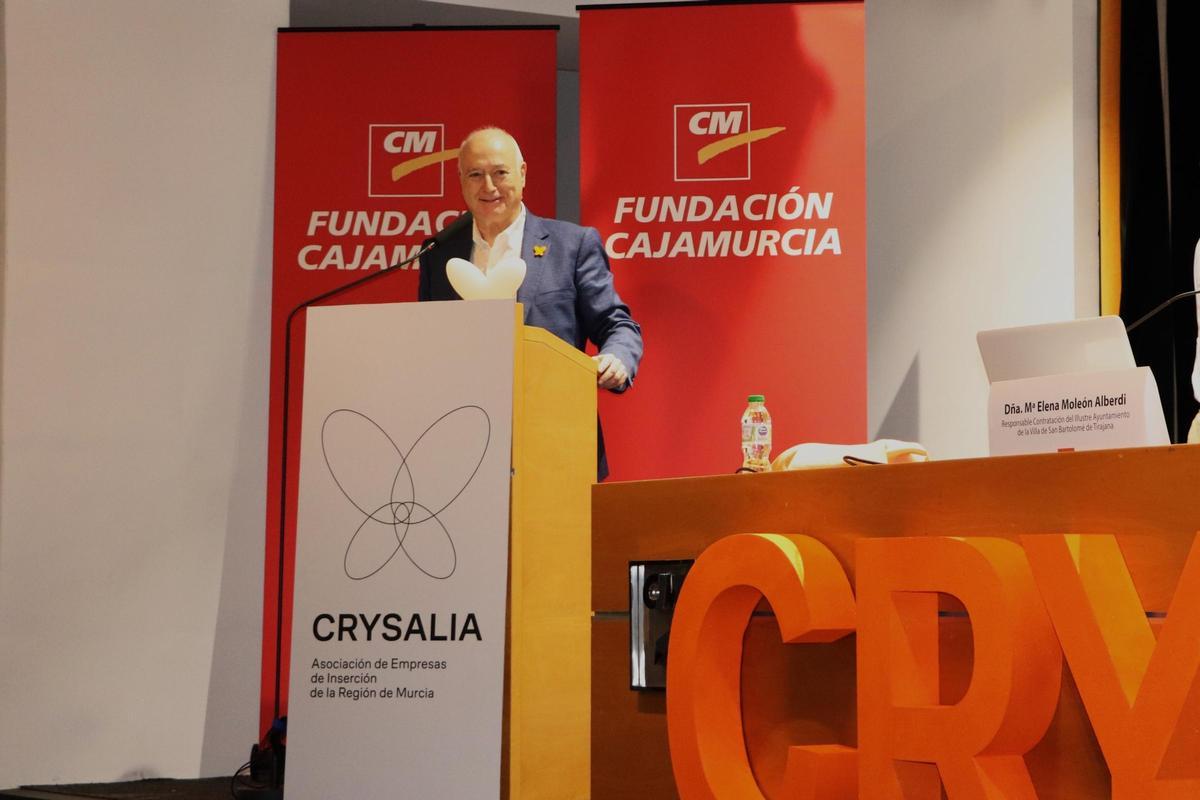 Pedro Hernández Jiménez, gerente de Ribera Hospital de Molina, durante su discurso.