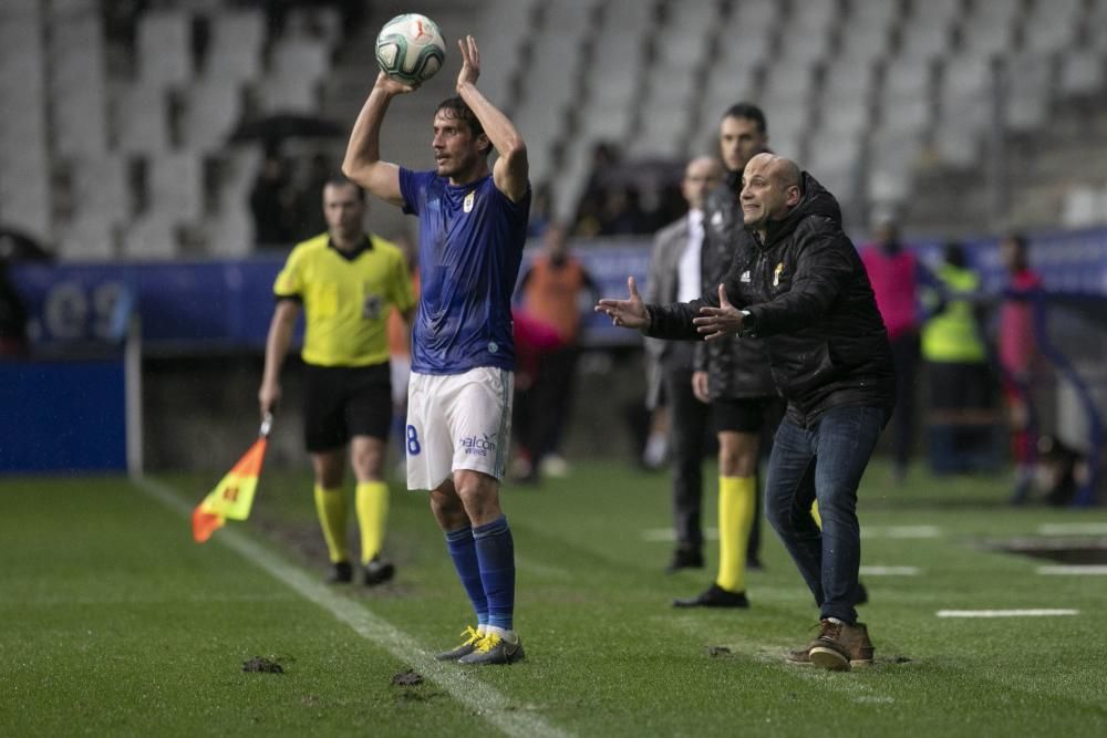 El partido entre el Real Oviedo y el Rayo Vallecano, en imágenes