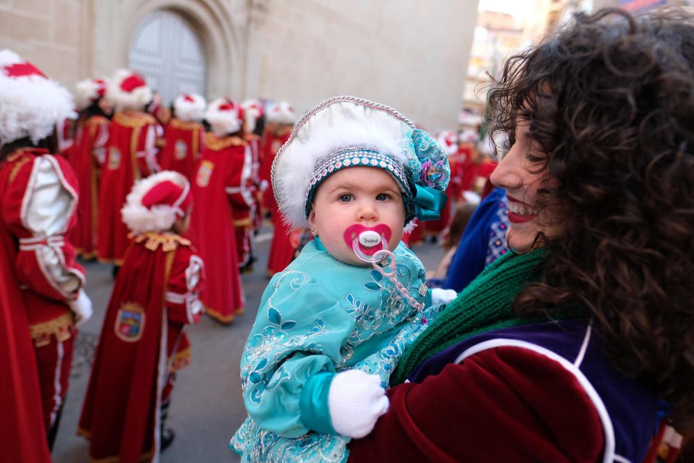 La Entrada y la Retreta abren los Moros y Cristianos de Sax