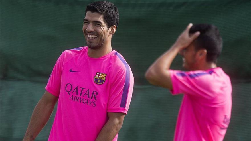 Suárez ya entrena con el Barcelona y muestra un buen estado de forma