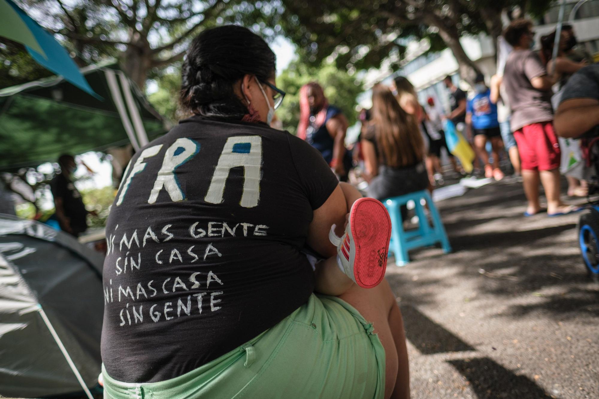 Marcha de los afectados por los desahucios en Santa Cruz