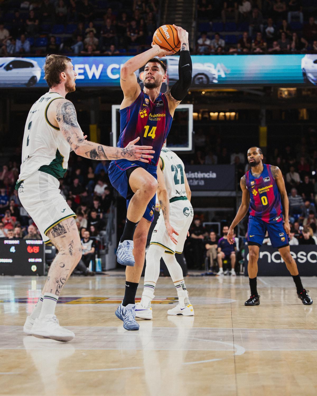 Willy Hernangómez (Unicaja) y Olek Balcerowski (Barça) han cambiado sus equipos.