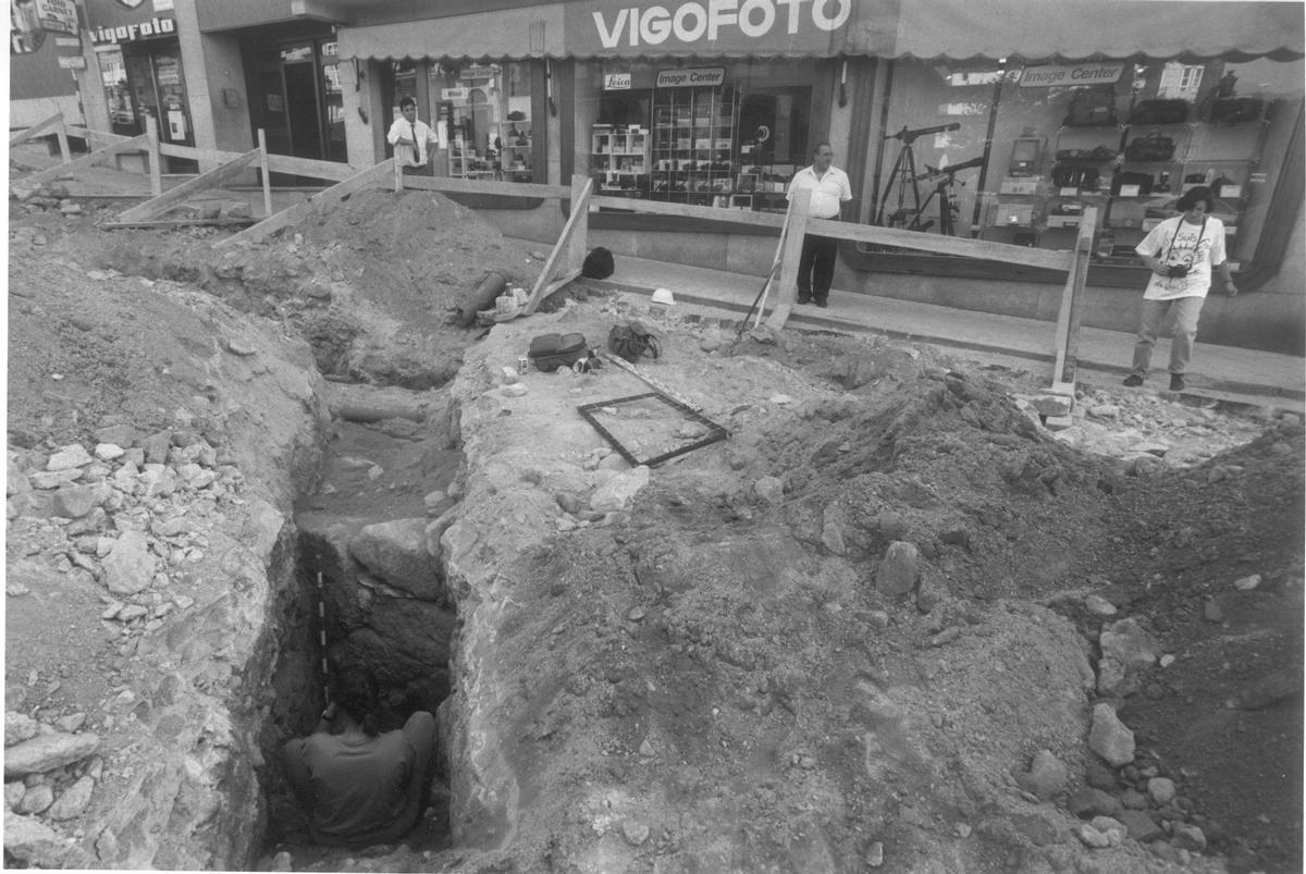 Vestigios de la muralla de Vigo en la Rúa Laxe, en 1994.