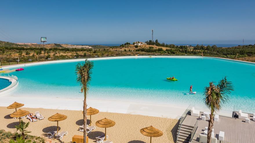 Así es la Alcazaba Lagoon, la laguna artificial más grande de Europa