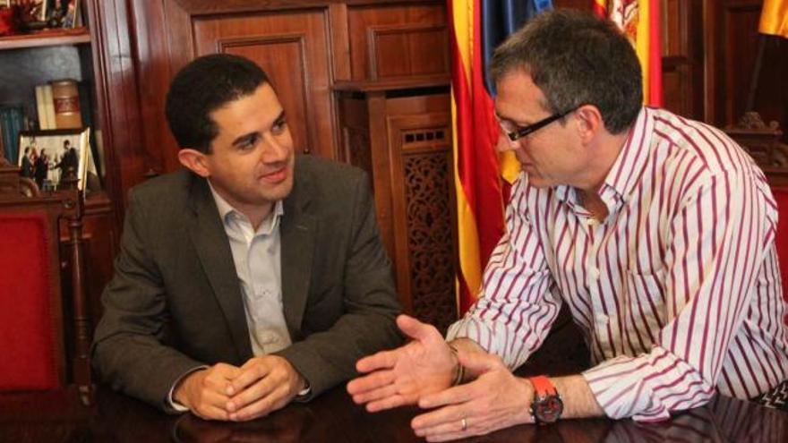 El alcalde Sedano y Antonio Francés se entrevistaron en la mañana de ayer.