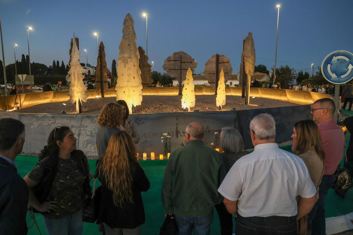 Rotonda que homenajea a las víctimas mortales de la dana en Torrent.