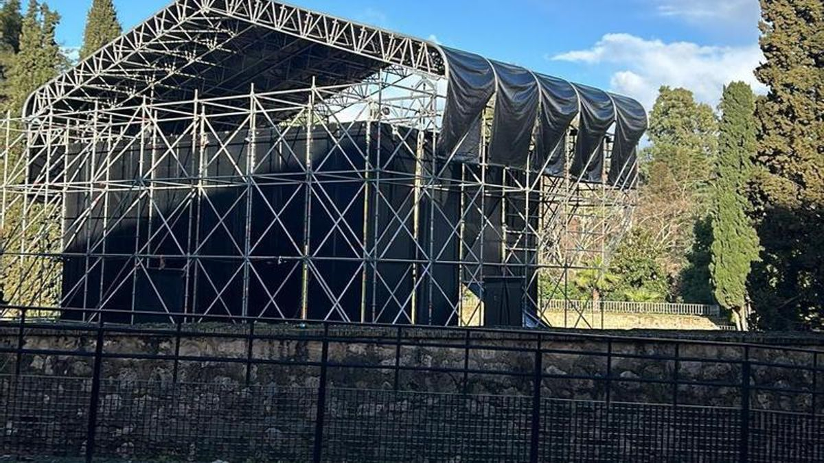 Escenario instalado en el auditorio Ricardo Carapeto.