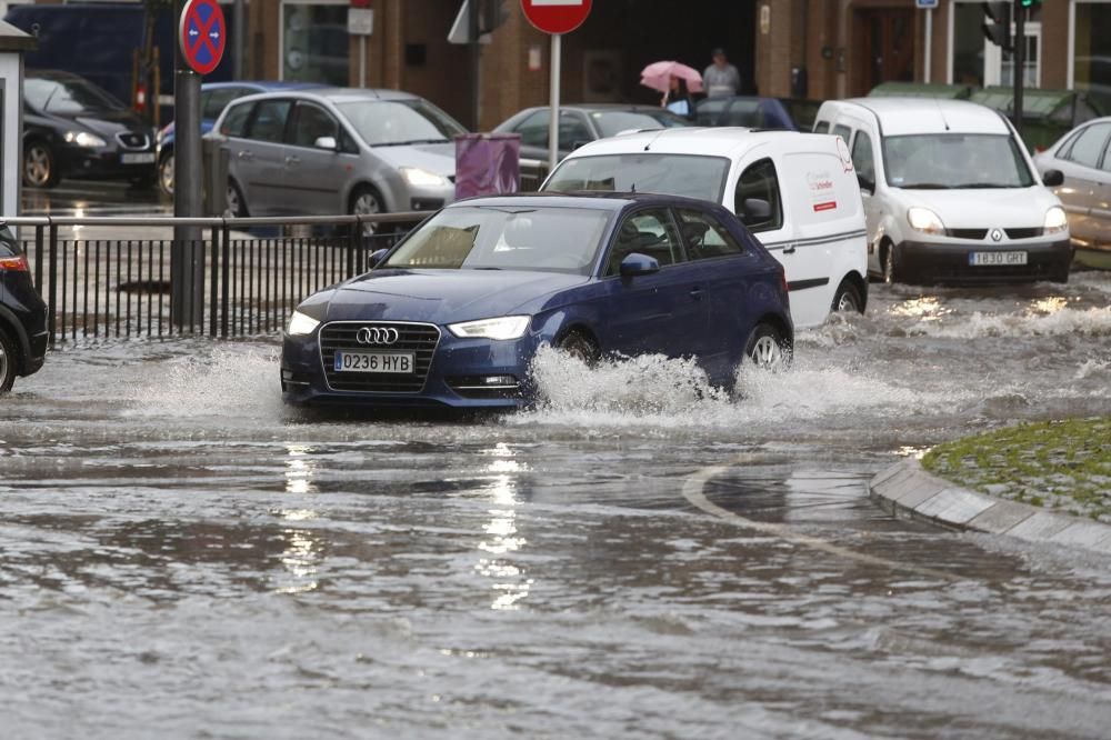 El temporal causa importantes inundaciones en Avilés