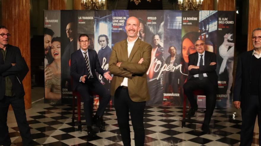 L&#039;equip directiu del Liceu, amb el manresà Valentí Oviedo (segon per l&#039;esquerra)