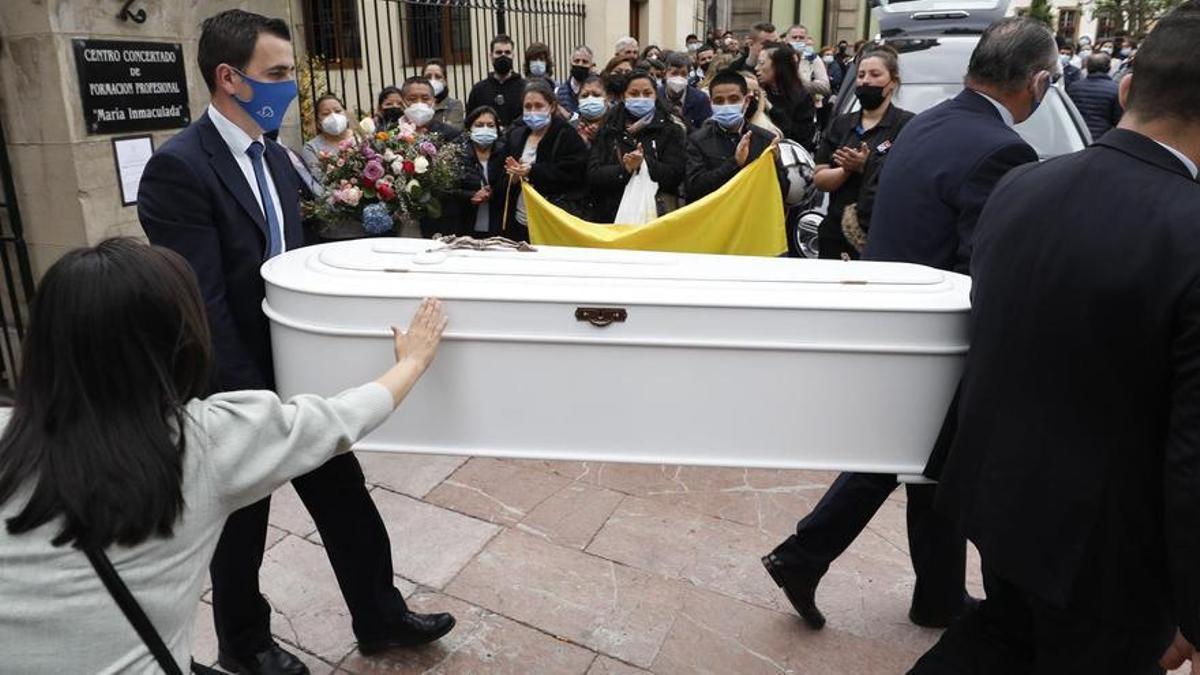 Imatge del funeral d'Erika, celebrat a Oviedo