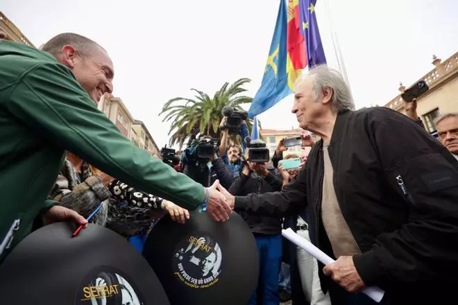 EN IMÁGENES: Así fue la llegada de Joan Manuel Serrat a Oviedo para recibir el premio "Princesa de Asturias" de la Artes