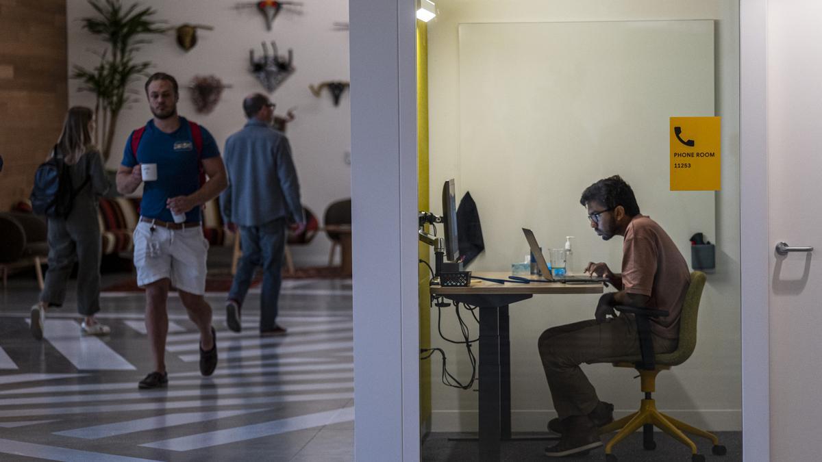 Trabajadores de Google en el nuevo Bay View Campus en Mountain View, California (EEUU).