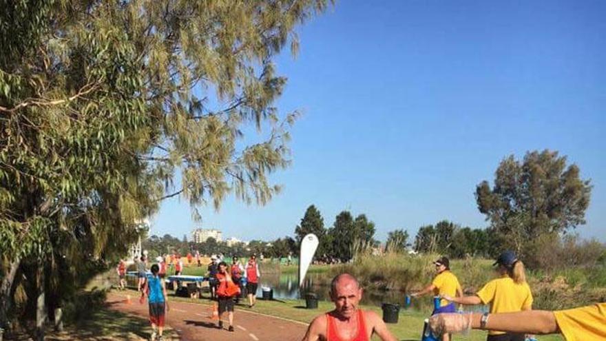 El atleta malagueño, compitiendo ayer en Perth.