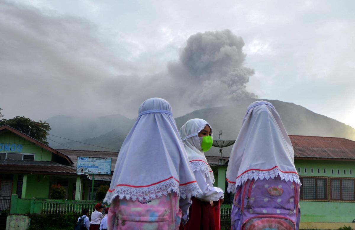 La erupción del volcán Marapi, en Indonesia, mata al menos a 11 alpinistas