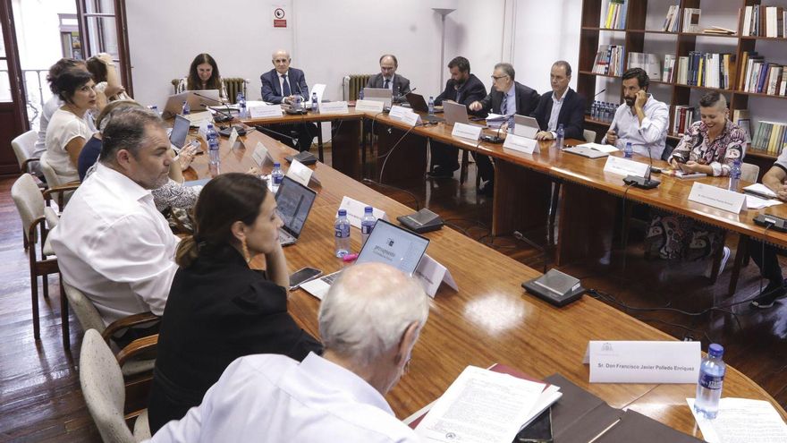 Una reunión del Consejo Social de la Universidad de Oviedo en el año 2022. | LUISMA MURIAS