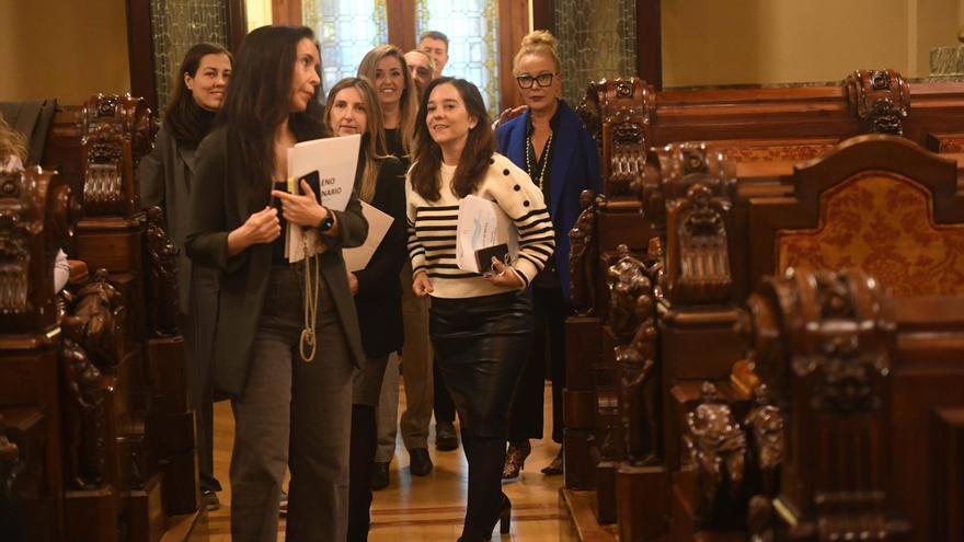 Núñez Centella y Rosa Otero, hijos honrados de A Coruña por su apoyo a la ciencia y a la igualdad social