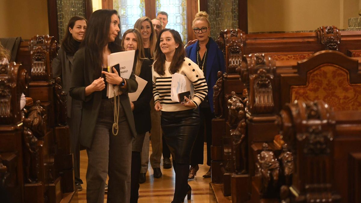 Pleno en A Coruña: Núñez Centella y Rosa Otero, hijos honrados de A Coruña por su apoyo a la ciencia y a la igualdad social