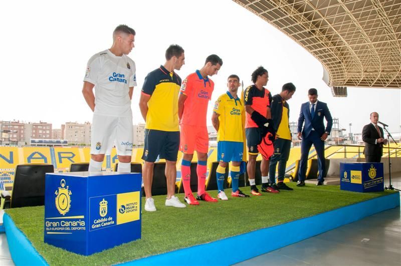 Presentación de las camisetas de la UD Las Palmas