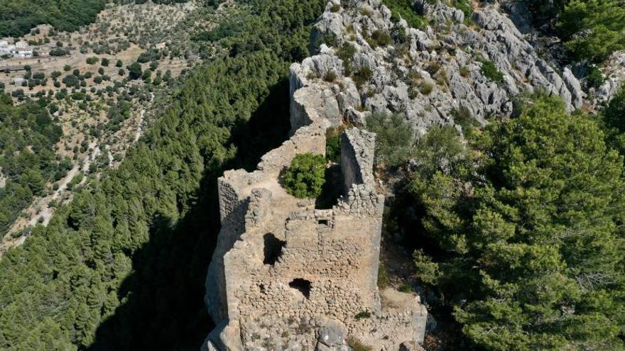 La Torre de sa Cova, que «nunca ha sido restaurada». | CEDIDA POR AL RUM