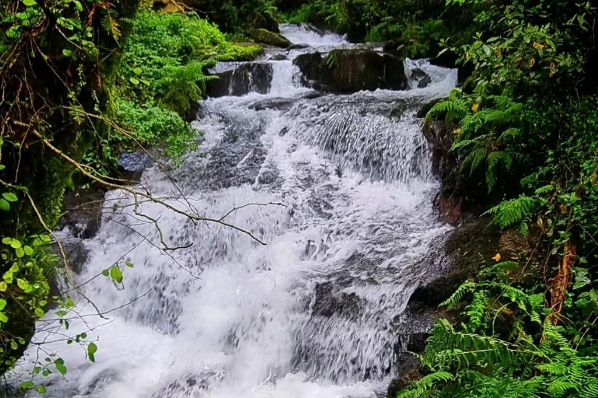 Uno de los saltos de agua de esta bonita ruta cerca de Santiago.