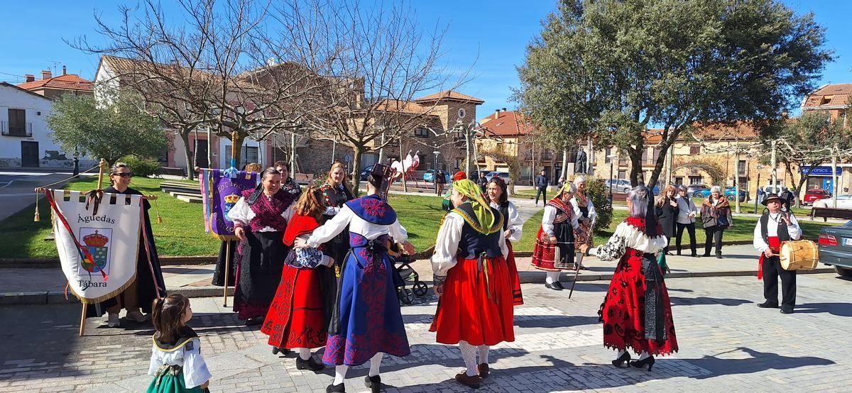 GALERÍA | Las mujeres de Tábara bailan a Santa Águeda