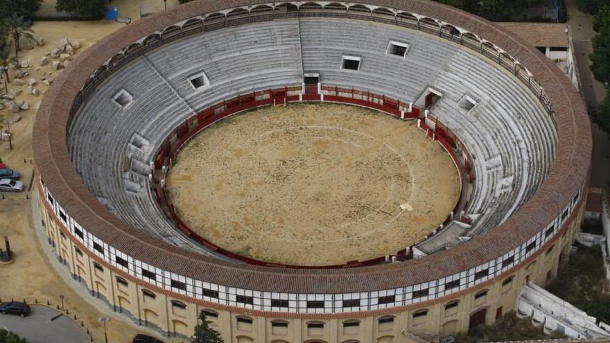 Puertas abiertas en la plaza de toros para reclamar su arreglo