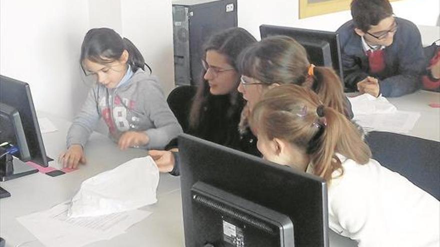 Un programa rescata el talento del sector femenino para las ciencias en Almendralejo