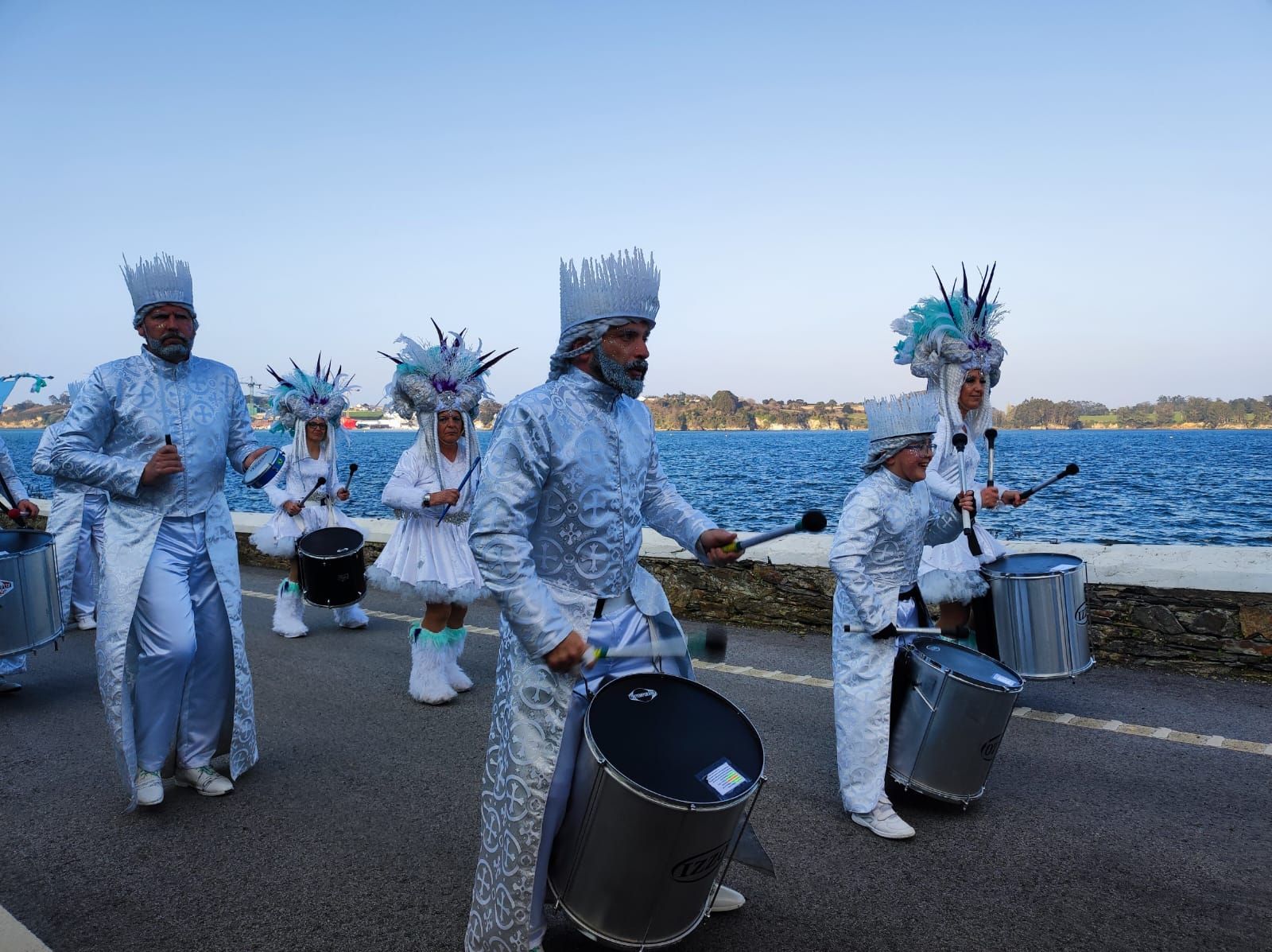 Castropol luce su carnaval, que pone final a la fiesta de las máscaras en el Occidente