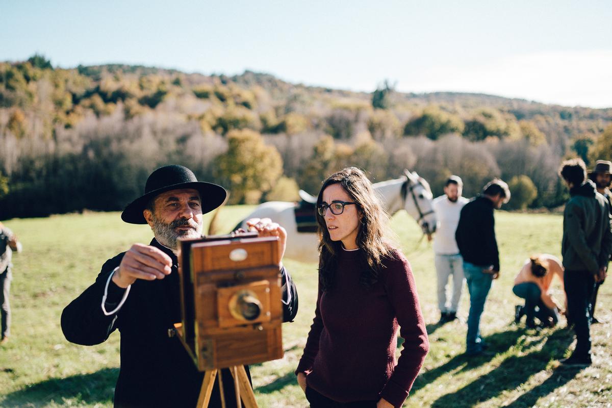 La directora, Ángeles Huerta, durante el rodaje de la película.