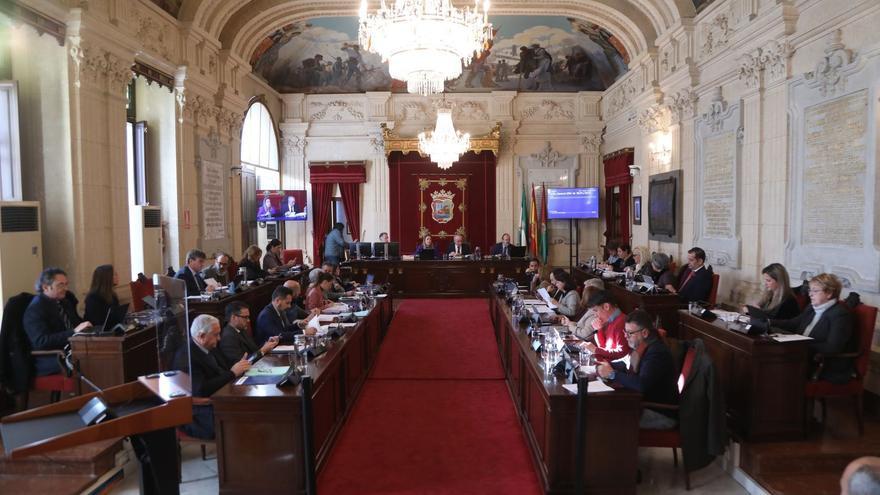 Los pisos y tasas turísticas, la Lex Flavia y el cuadro de Torrijos centran el debate en el pleno del Ayuntamiento de Málaga