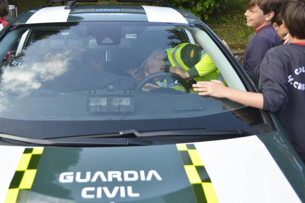 Exhibición solidaria de la Guardia Civil para recaudar fondos para Cruz Roja